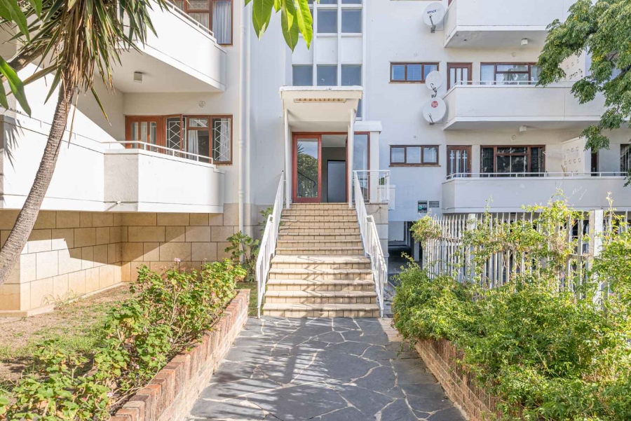 1 Bedroom Property for Sale in Sea Point Western Cape